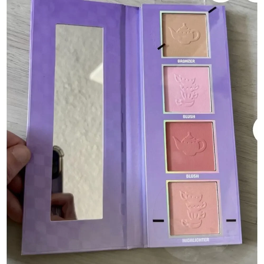 Disney Alice in Wonderland Complexion Palette
